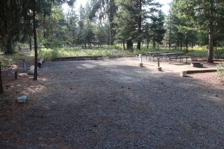 A guide to camping at Ponderosa State Park in Idaho