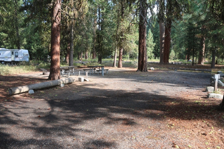 A guide to camping at Ponderosa State Park in Idaho