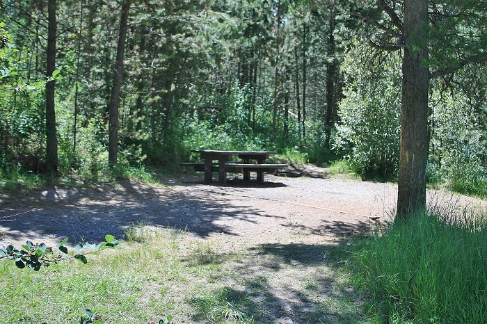 A picture of the group camping sites in Alpine Campground on Palisades Reservoir in eastern Idaho.