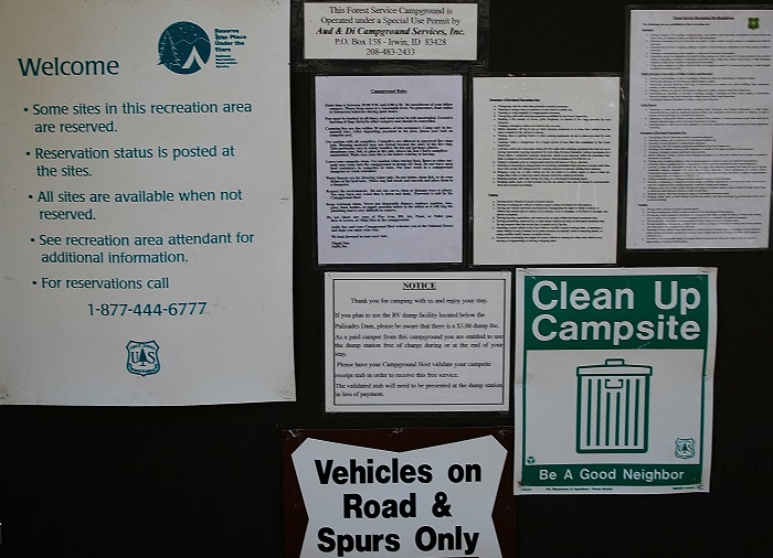 A picture of the signs at Alpine Campground on Palisades Reservior in eastern Idaho.