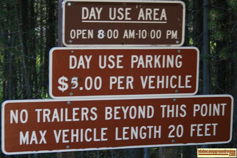 A picture of the info sign on the beach at Alturas Lake