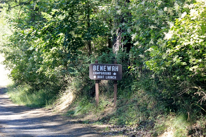Benewah Campground signs and info