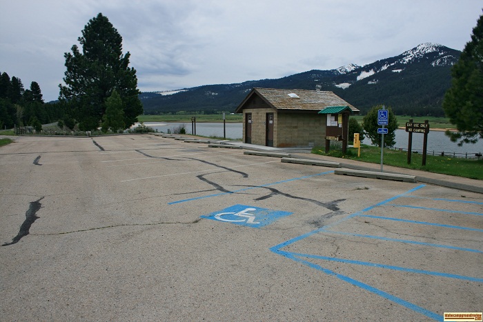 Carbonton is a day use picnic area that is geared toward the individual party 
rather then the group site at Snowbank.