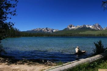 Chinook Bay Campground on Little Redfish Lake