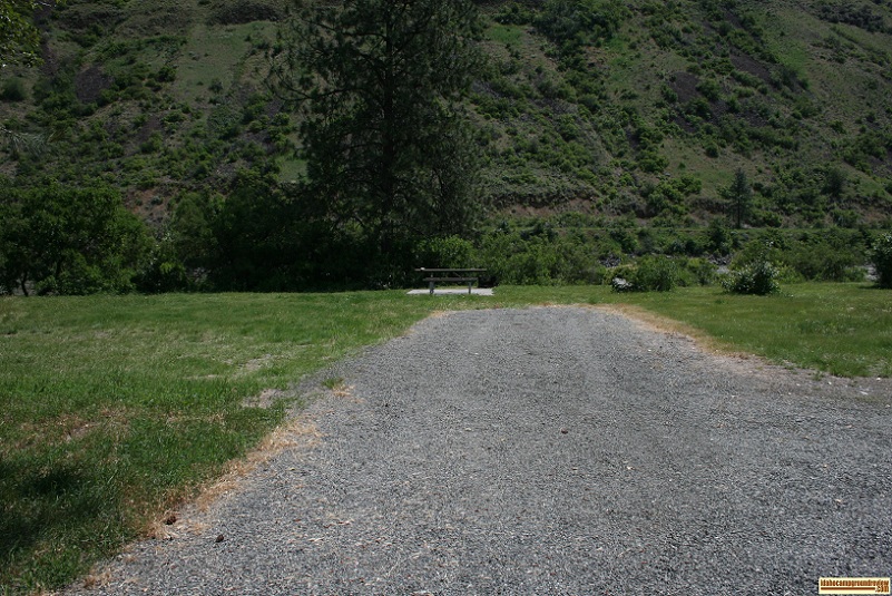 Another RV camping site at hammer creek recreation site.