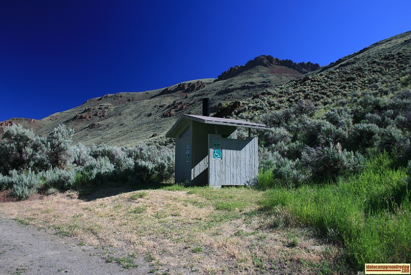 This is the vault style outhouse at Herd Lake Campground and there is another one at the view point above the lake. All this for one camp site?