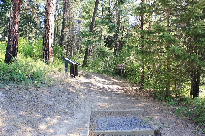 This way to Indian Cliffs and CCC Trails.