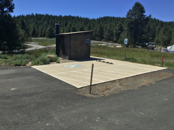 King's Point Loop is the focal point for handicap equipment with several handicap campsites and toilets. Horsethief Reservoir Campground