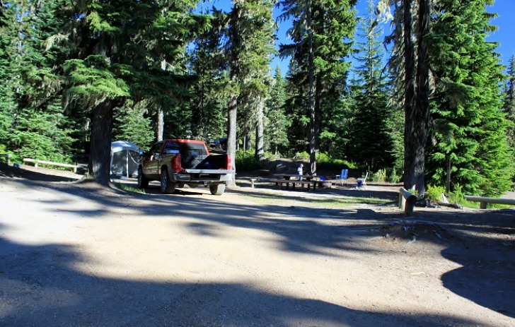 Camping in Washington's Horseshoe Lake Campground.