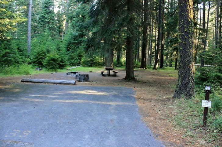Camping in Washingtons Indian Creek Campground.