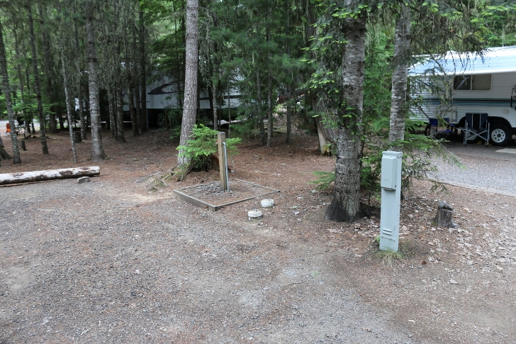 Loops A and B have water and 30 amp eletrical hook-ups. 
