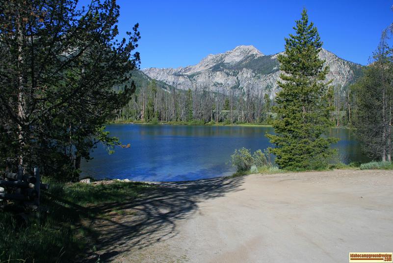The boat ramp for Pettit Lake, it is very simple.