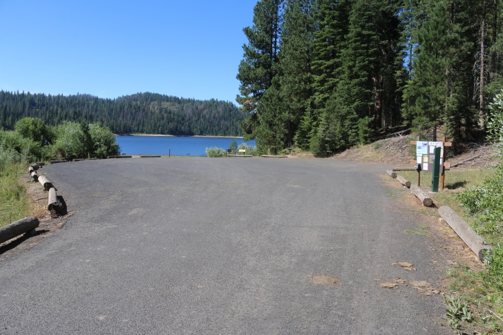 Camping in Sagehen Creek Campground at Sagehen reservoir.