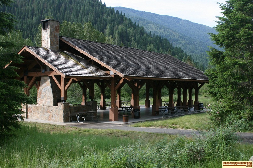 Wilderness Gateway Campground on the Lochsa River