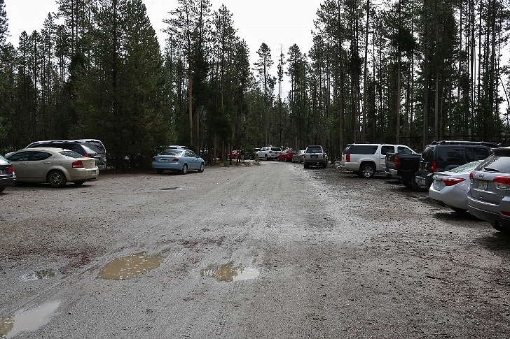 Hiking to Alice Lake in the Sawtooth Mountains of Idaho.