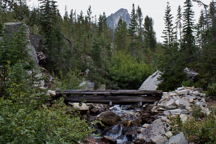 Hiking to Alice Lake in the Sawtooth Mountains of Idaho.