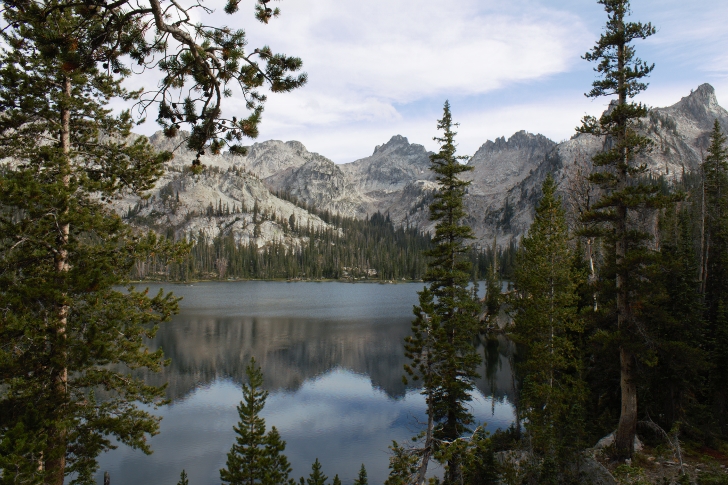 Hiking to Alice Lake in the Sawtooth Mountains of Idaho.