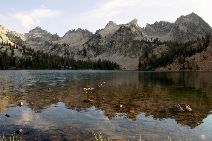 Hiking to Alice Lake in the Sawtooth Mountains of Idaho.