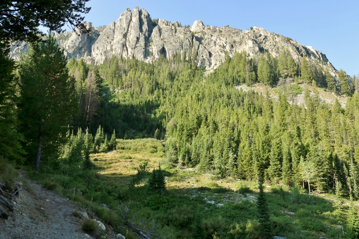 Eventually the trail starts to zip zag its way up a draw and 
gains about 600 feet in elevation over approxiamately 6 tenths of a mile.