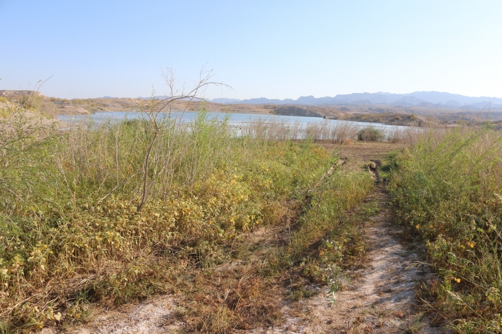 Free camping on Eight Mile Road at Lake Meade in Nevada