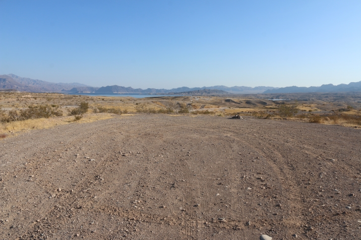 Free camping on Eight Mile Road at Lake Meade in Nevada