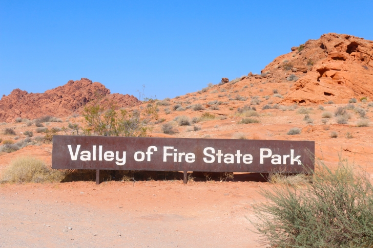 A guide to Valley of Fire State Park in Nevada.