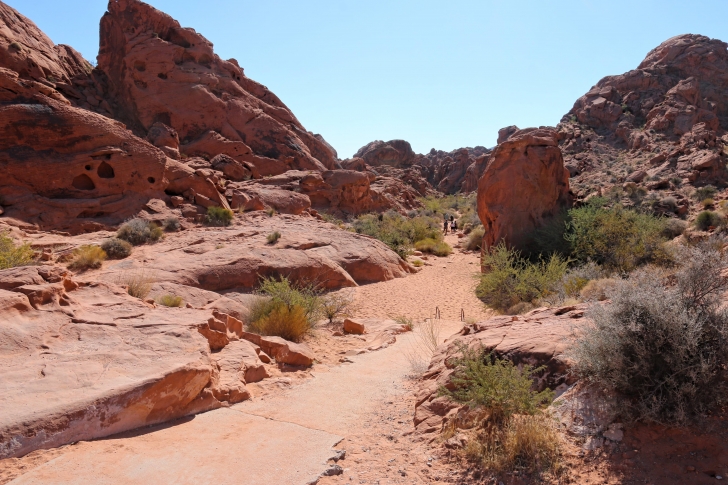 A guide to Valley of Fire State Park in Nevada.