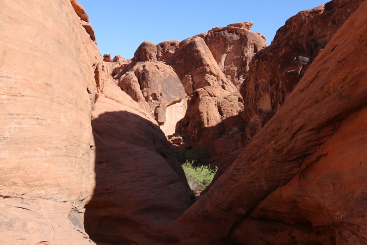 A guide to Valley of Fire State Park in Nevada.