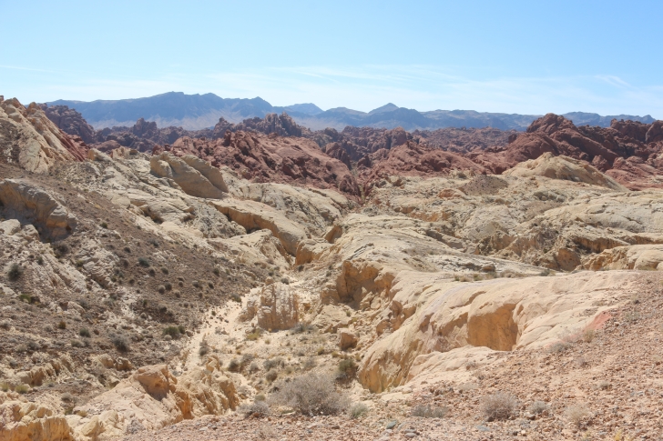 A guide to Valley of Fire State Park in Nevada.