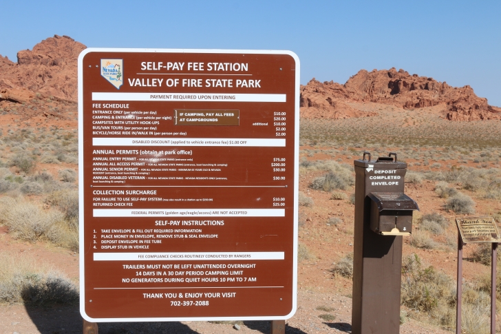 A guide to Valley of Fire State Park in Nevada.