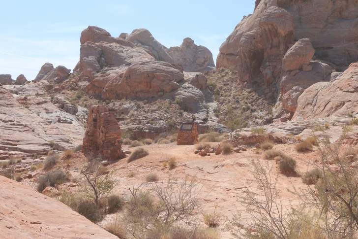 A guide to Valley of Fire State Park in Nevada.