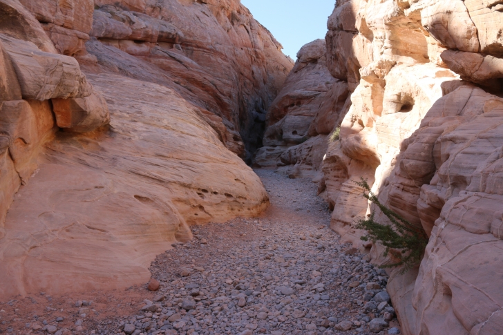 A guide to Valley of Fire State Park in Nevada.