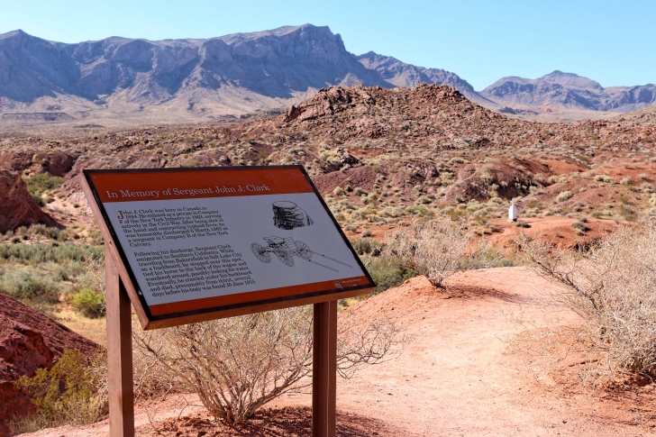A guide to Valley of Fire State Park in Nevada.
